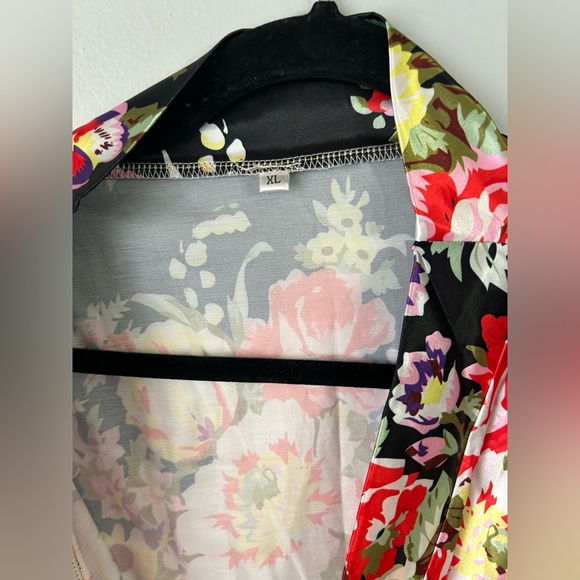 Floral Print Wrap Robe size XL Amazon Valentines Day - Picture 4 of 5